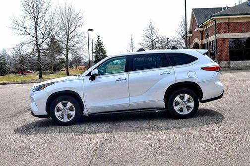 Wind Chill Pearl 2023 Toyota Highlander L