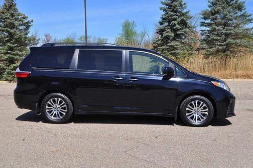 2018 Toyota Sienna XLE Premium