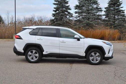 2022 Toyota RAV4 Hybrid XLE