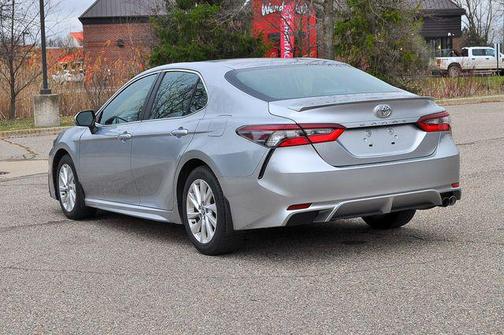 Celestial Silver Metallic 2023 Toyota Camry SE