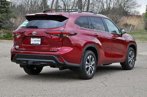 2024 Toyota Highlander XLE