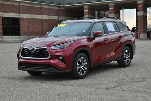 2024 Toyota Highlander XLE