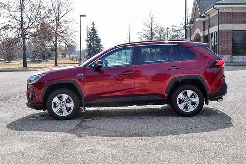 2020 Toyota RAV4 Hybrid XLE