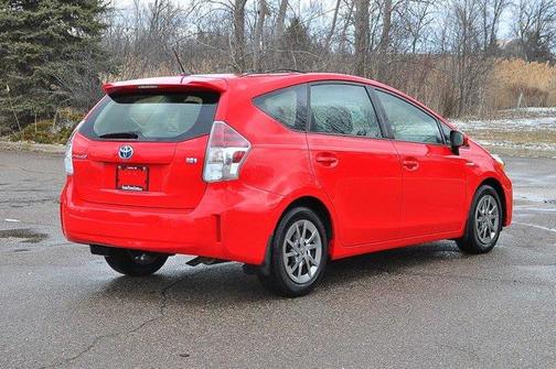 2017 Toyota Prius v Two