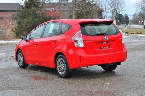 2017 Toyota Prius v Two