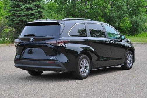 2023 Toyota Sienna XLE 7 Passenger