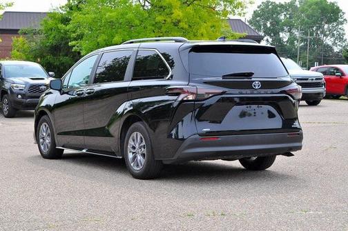 2023 Toyota Sienna XLE 7 Passenger