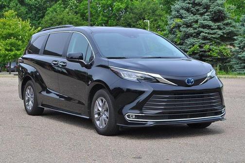 2023 Toyota Sienna XLE 7 Passenger