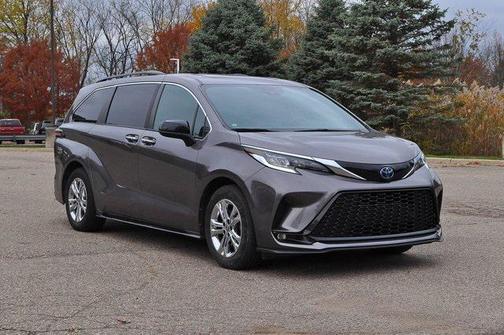 2022 Toyota Sienna XSE 7 Passenger