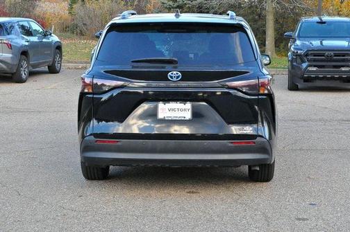 2024 Toyota Sienna XLE