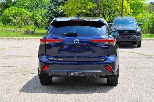 2021 Toyota Highlander Hybrid LE