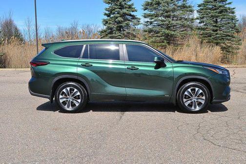 Cypress 2024 Toyota Highlander Hybrid XLE