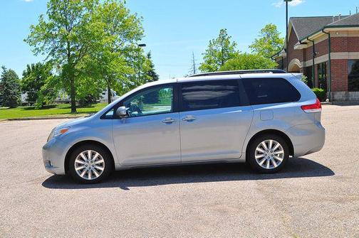 Silver Sky Metallic 2013 Toyota Sienna Limited