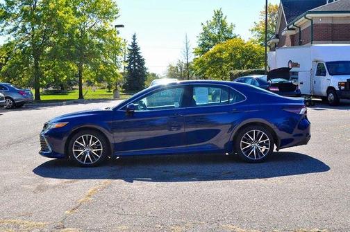 2023 Toyota Camry Hybrid XLE