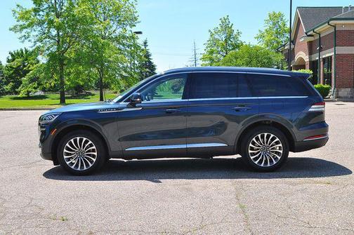Flight Blue Metallic Clearcoat 2023 Lincoln Aviator Reserve AWD