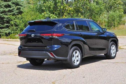 2023 Toyota Highlander LE