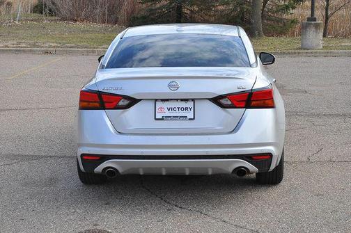 Brilliant Silver Metallic 2019 Nissan Altima 2.5 SL