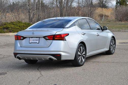 Brilliant Silver Metallic 2019 Nissan Altima 2.5 SL