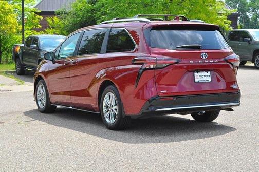 2024 Toyota Sienna Platinum 7 Passenger