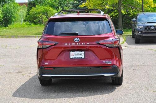 2024 Toyota Sienna Platinum 7 Passenger