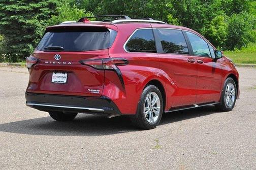 2024 Toyota Sienna Platinum 7 Passenger