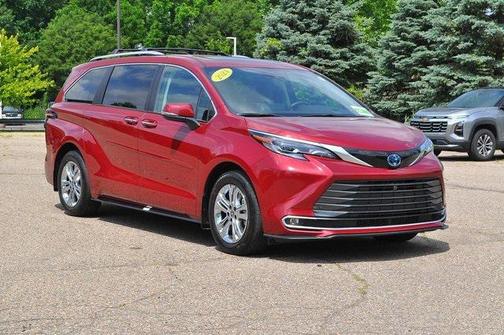 2024 Toyota Sienna Platinum 7 Passenger