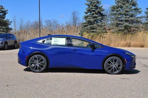 2025 Toyota Prius XLE