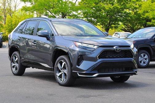 2025 Toyota RAV4 Hybrid SE