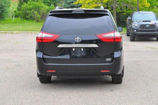 2020 Toyota Sienna Limited Premium