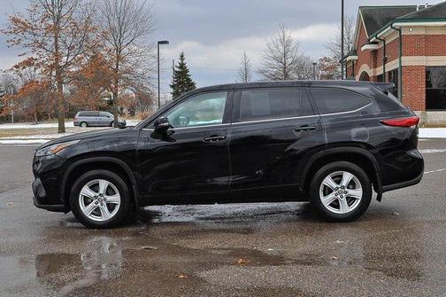 2020 Toyota Highlander LE