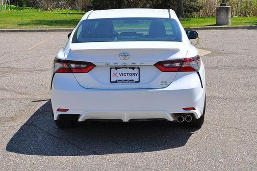 Ice Cap 2024 Toyota Camry SE