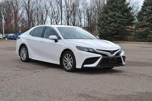 Ice Cap 2024 Toyota Camry SE