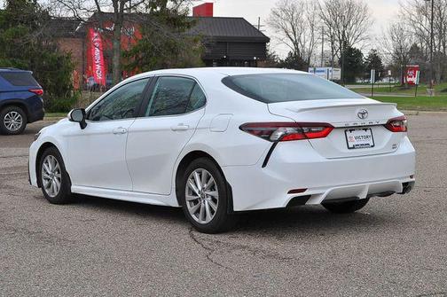 Ice Cap 2024 Toyota Camry SE