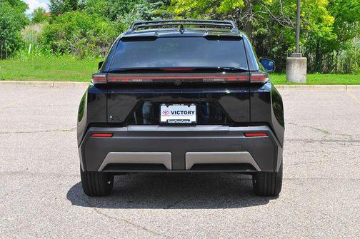 Midnight Black Metallic 2026 Toyota C-HR SE