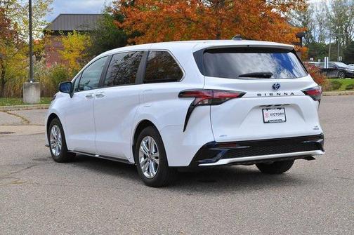 2023 Toyota Sienna XSE 7 Passenger