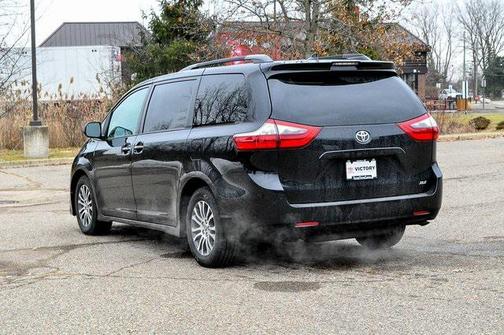 2020 Toyota Sienna XLE