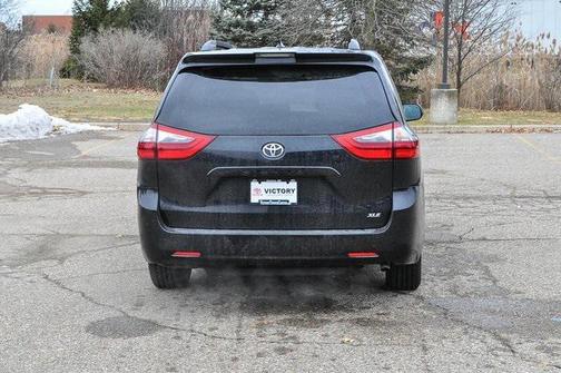 2020 Toyota Sienna XLE