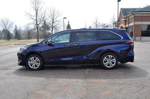2023 Toyota Sienna Platinum 7 Passenger