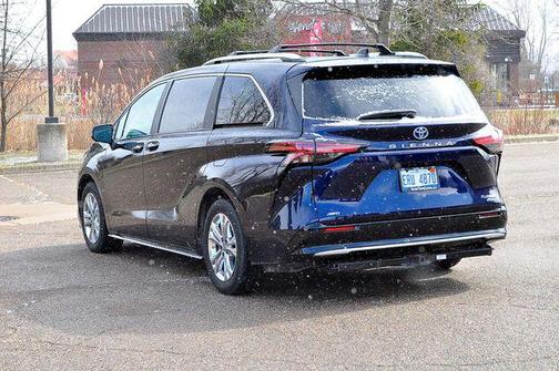 2023 Toyota Sienna Platinum 7 Passenger