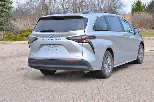 2025 Toyota Sienna XLE