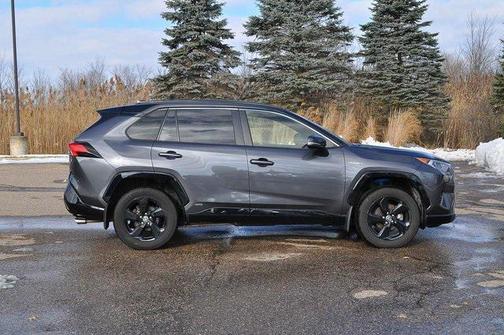 2020 Toyota RAV4 Hybrid SE
