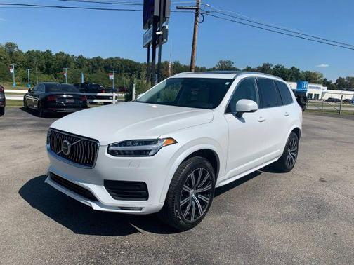 2023 Volvo XC90 B5 Core