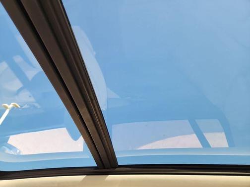 2023 Volvo XC90 Recharge Plug-In Hybrid T8 Ultimate Bright Theme 7-Seater