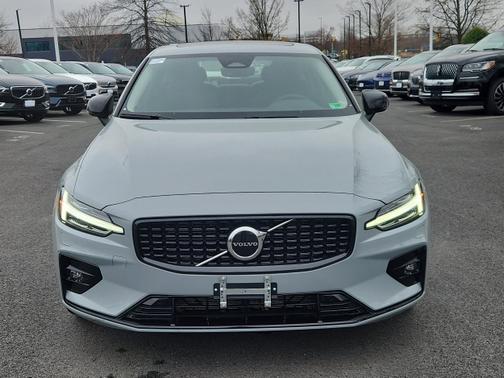 2025 Volvo S60 Core