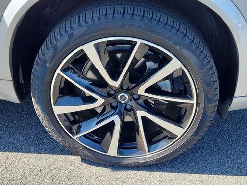 Silver 2023 Volvo XC90 B5 Plus