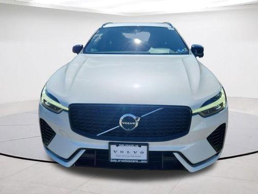 Crystal White Metallic 2024 Volvo XC60 B5 Plus Dark Theme