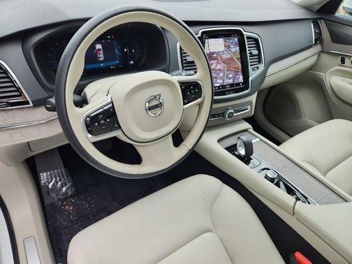 Crystal White Metallic 2023 Volvo XC90 B5 Plus