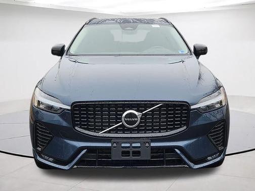 Denim Blue Metallic 2025 Volvo XC60 B5 Core