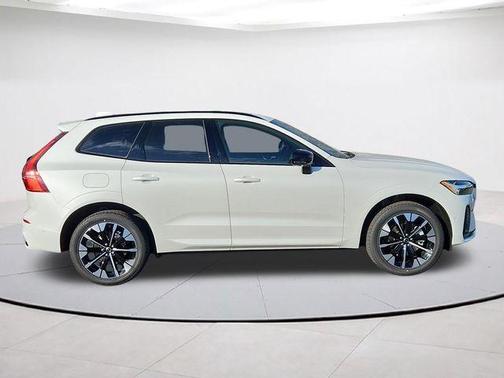 Crystal White 2026 Volvo XC60 B5 Plus