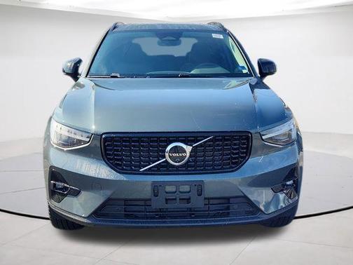 Forest Green 2026 Volvo XC40 B5 Ultra